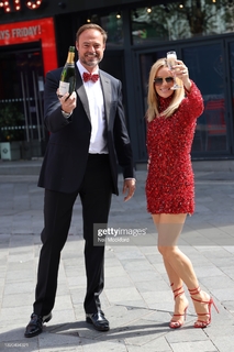 Amanda Holden feet photo thumbnail