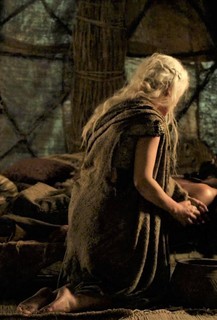 Emilia Clarke feet photo thumbnail