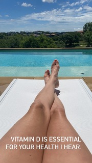Jamie-Lynn Sigler feet photo thumbnail