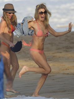 LeAnn Rimes feet photo thumbnail