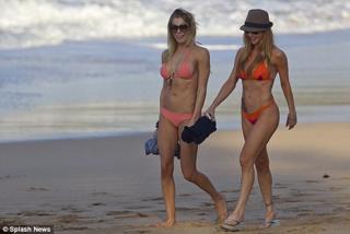 LeAnn Rimes feet photo thumbnail