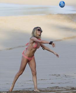LeAnn Rimes feet photo thumbnail
