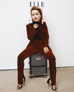 Rita Ora feet photo thumbnail