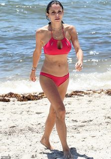Bethenny Frankel feet photo thumbnail