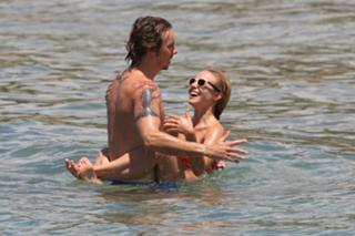 Kristen Bell feet photo thumbnail