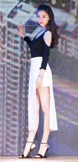 Angelababy feet photo thumbnail