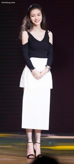 Angelababy feet photo thumbnail