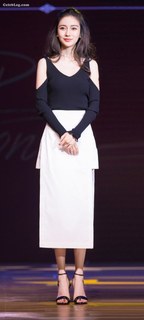 Angelababy feet photo thumbnail