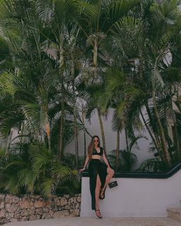 Xenia Tchoumitcheva feet photo thumbnail