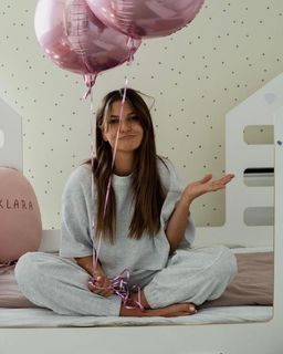 Anna Lewandowska feet photo thumbnail