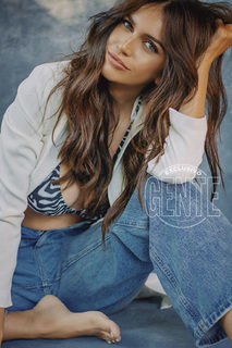 Zaira Nara feet photo thumbnail