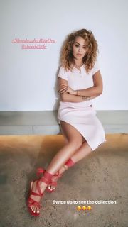 Rita Ora feet photo thumbnail