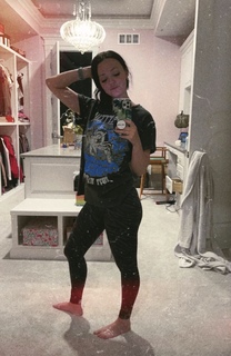Brittney Smith feet photo thumbnail