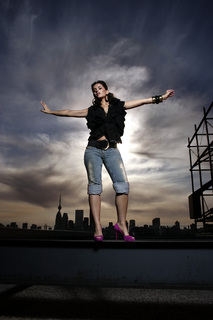 Nelly Furtado feet photo thumbnail