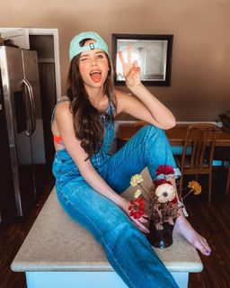 Tiffany Alvord feet photo thumbnail