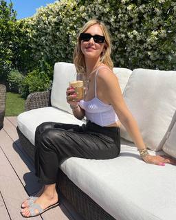 Chiara Ferragni feet photo thumbnail