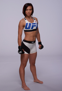 Michelle Waterson feet photo thumbnail