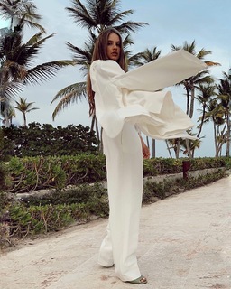 Xenia Tchoumitcheva feet photo thumbnail