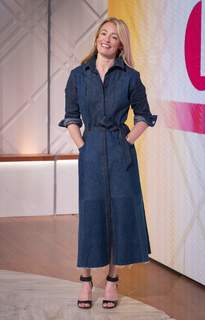 Cat Deeley feet photo thumbnail