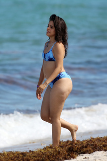 Camila Cabello feet photo thumbnail