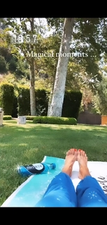 Brooke Burke feet photo thumbnail