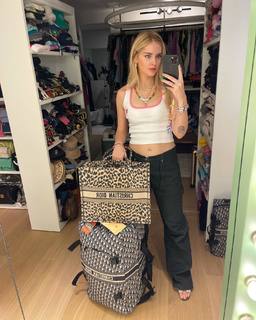 Chiara Ferragni feet photo thumbnail
