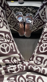 Dua Lipa feet photo thumbnail
