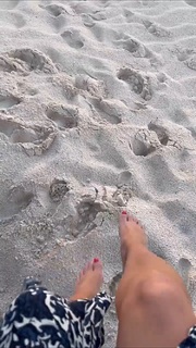 Reese Witherspoon feet photo thumbnail