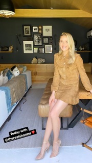 Shantel VanSanten feet photo thumbnail