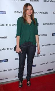 Aimee Teegarden feet photo thumbnail