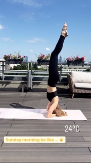 Karolina Pisarek feet photo thumbnail