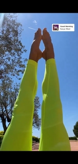 Victoria Silvstedt feet photo thumbnail