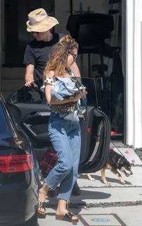 Lily James feet photo thumbnail