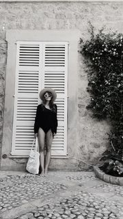 Anna Lewandowska feet photo thumbnail