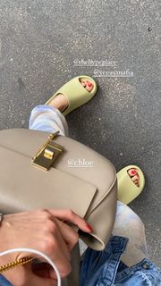 Cristina Buccino feet photo thumbnail