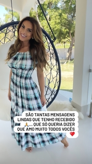 Nicole Bahls feet photo thumbnail