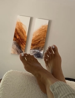 Karrueche Tran feet photo thumbnail