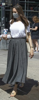 Angelina Jolie feet photo thumbnail