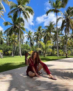 Xenia Tchoumitcheva feet photo thumbnail