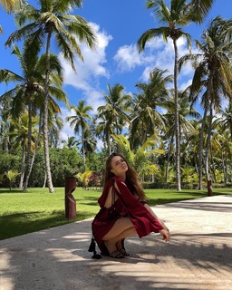 Xenia Tchoumitcheva feet photo thumbnail