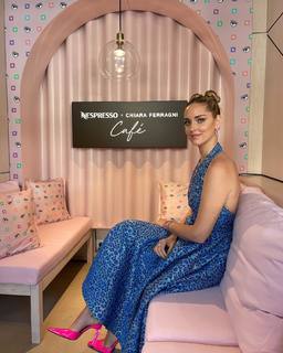 Chiara Ferragni feet photo thumbnail