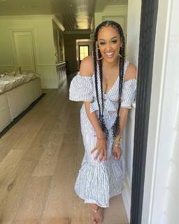 Tia Mowry feet photo thumbnail
