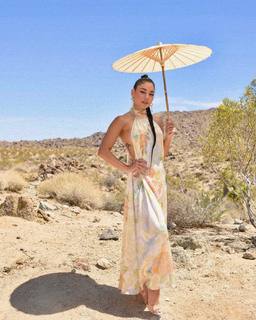 Vanessa Hudgens feet photo thumbnail