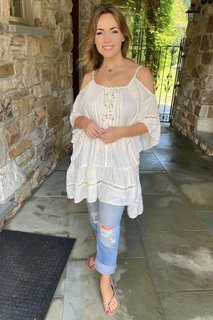Lisa Robertson feet photo thumbnail