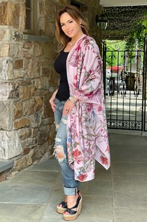Lisa Robertson feet photo thumbnail
