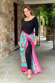 Lisa Robertson feet photo thumbnail