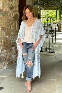 Lisa Robertson feet photo thumbnail
