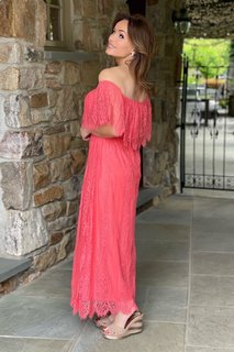Lisa Robertson feet photo thumbnail