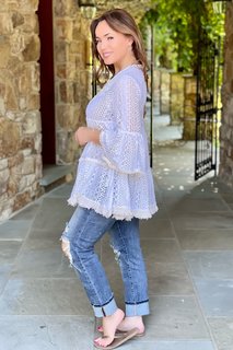 Lisa Robertson feet photo thumbnail