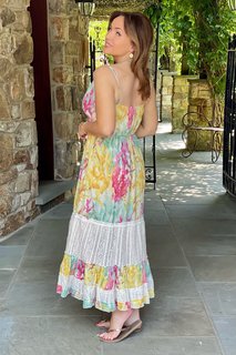 Lisa Robertson feet photo thumbnail